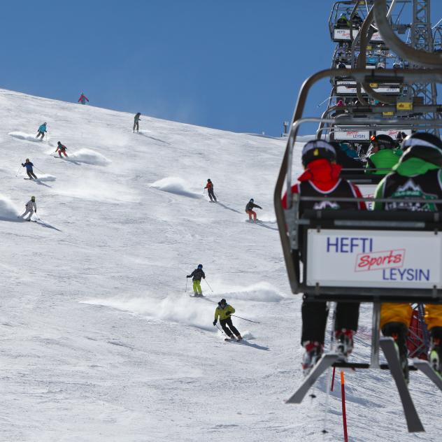 ski leysin chairlift berneuse