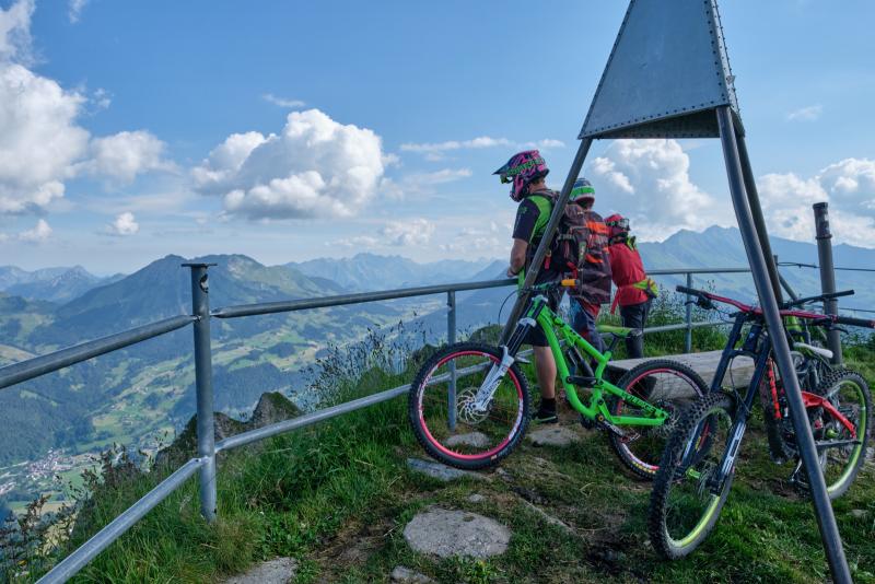 © Visualps.ch Admirer la vue depuis le sommet du Grand Chamossaire