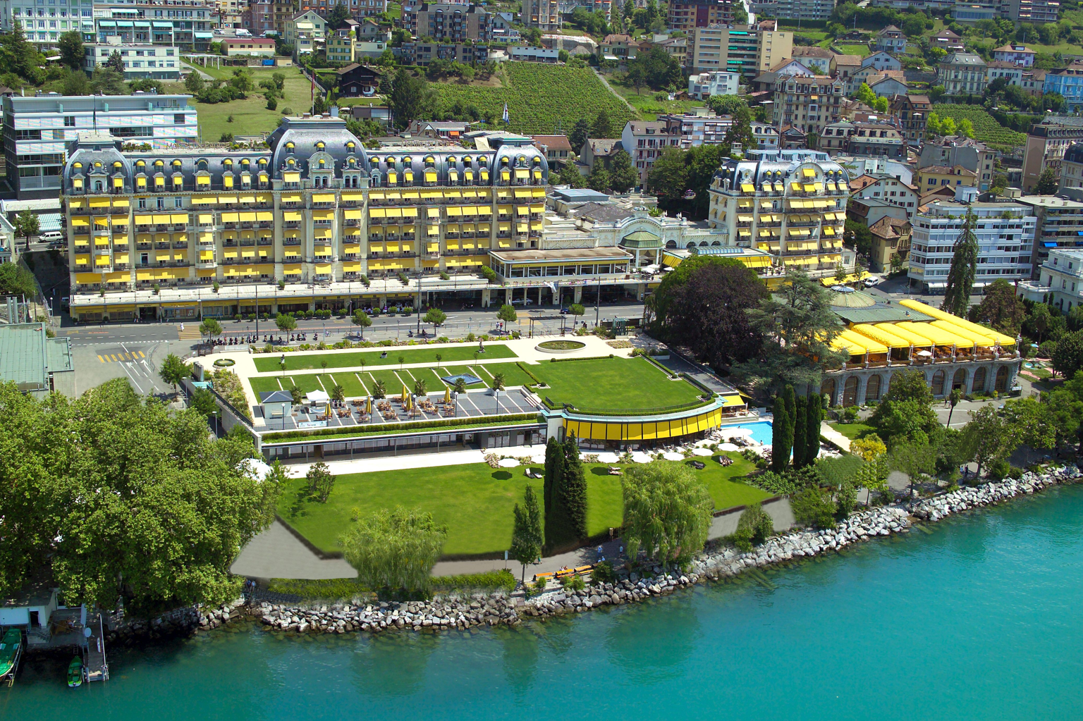 Outside view © Fairmont le Montreux Palace