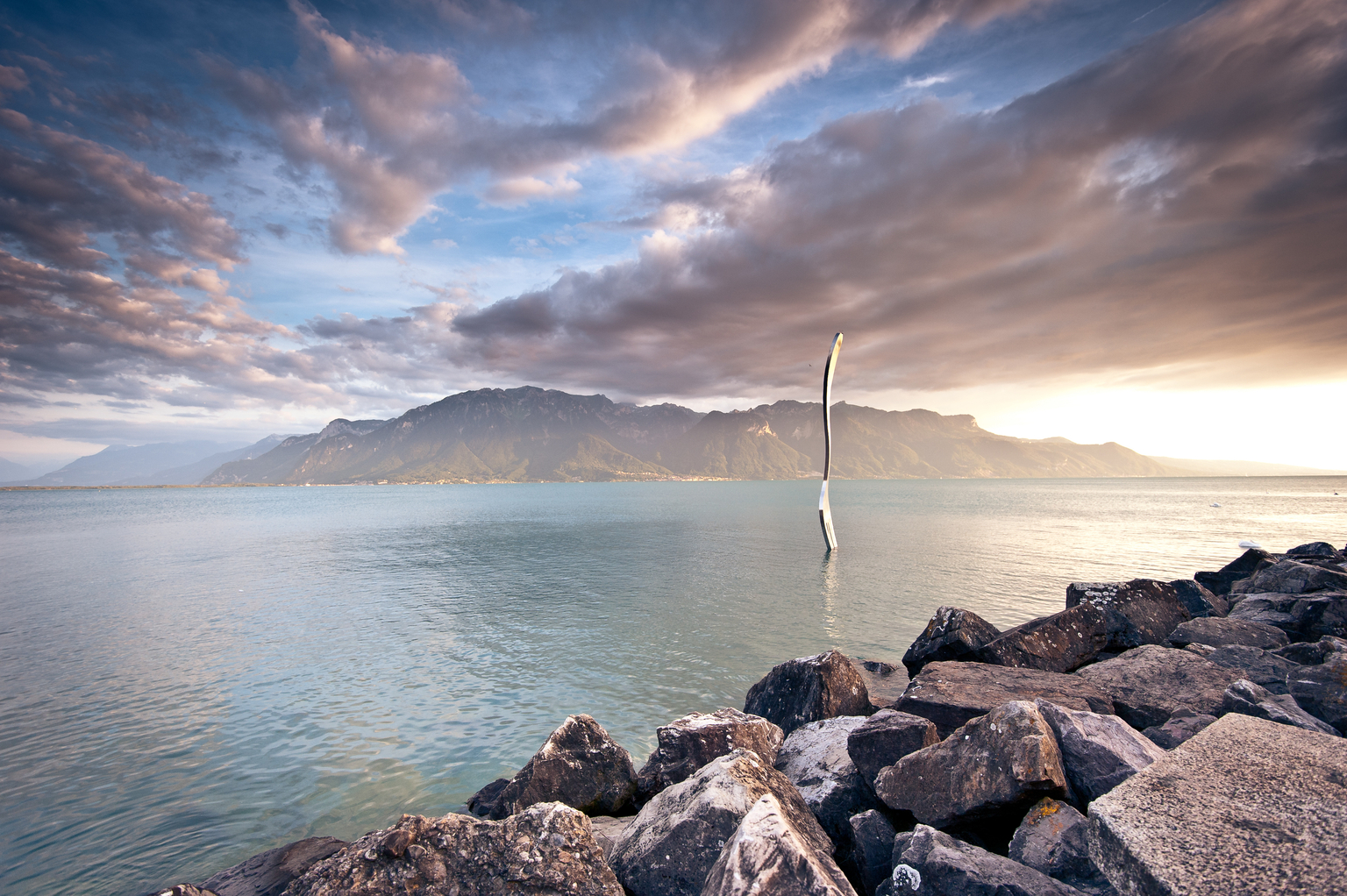 Fullscreen Header Image