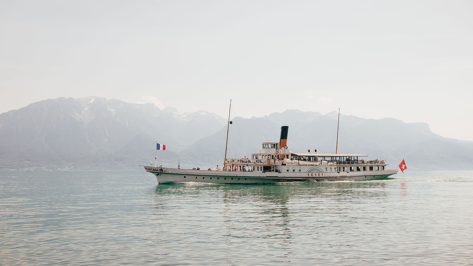Bateau sur lac CGN