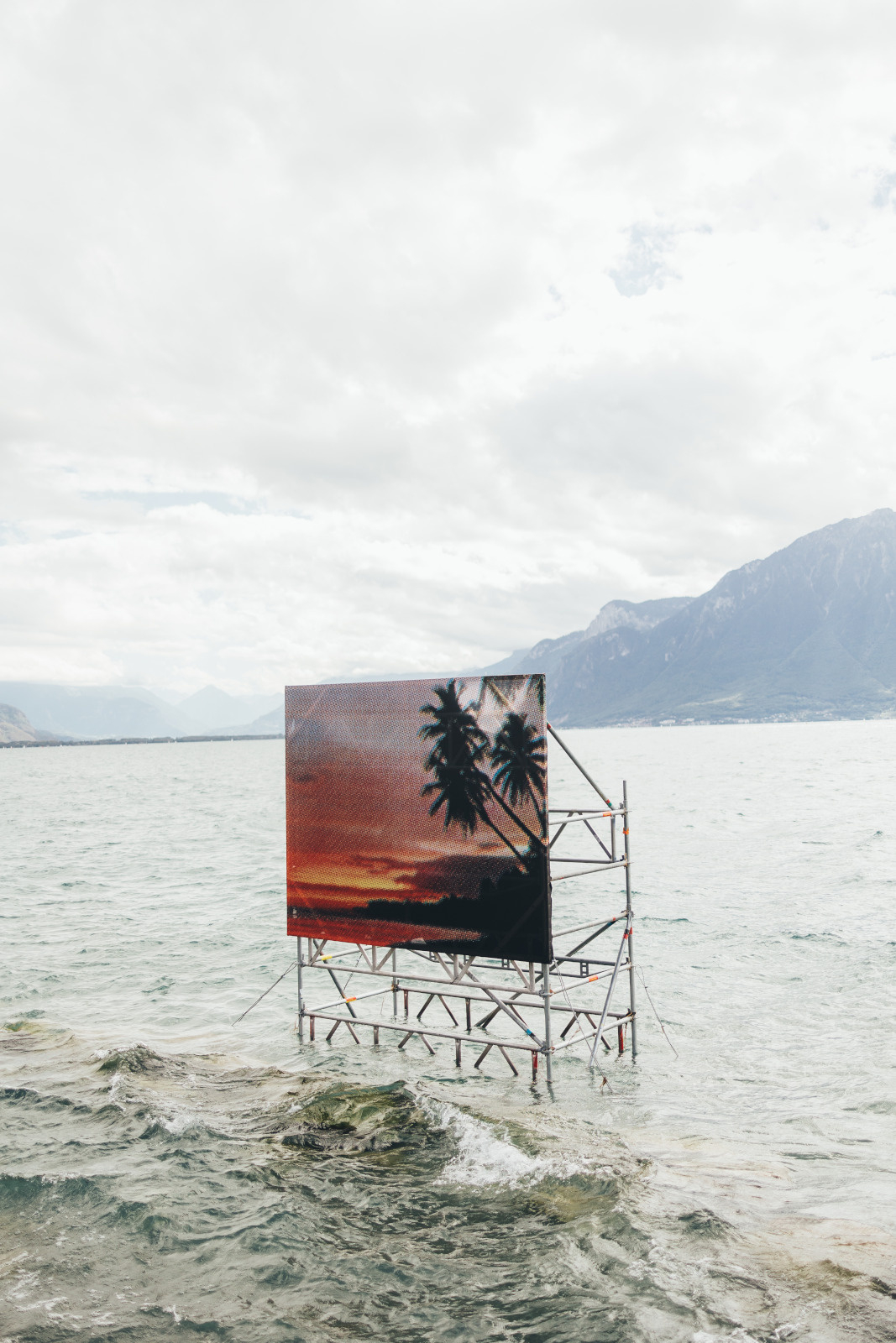 Fullscreen Header Image