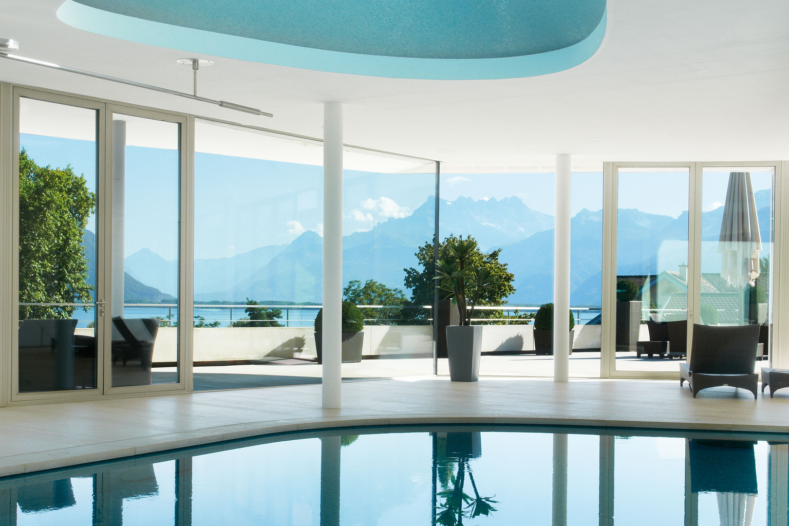 Clinique la Prairie - Piscine