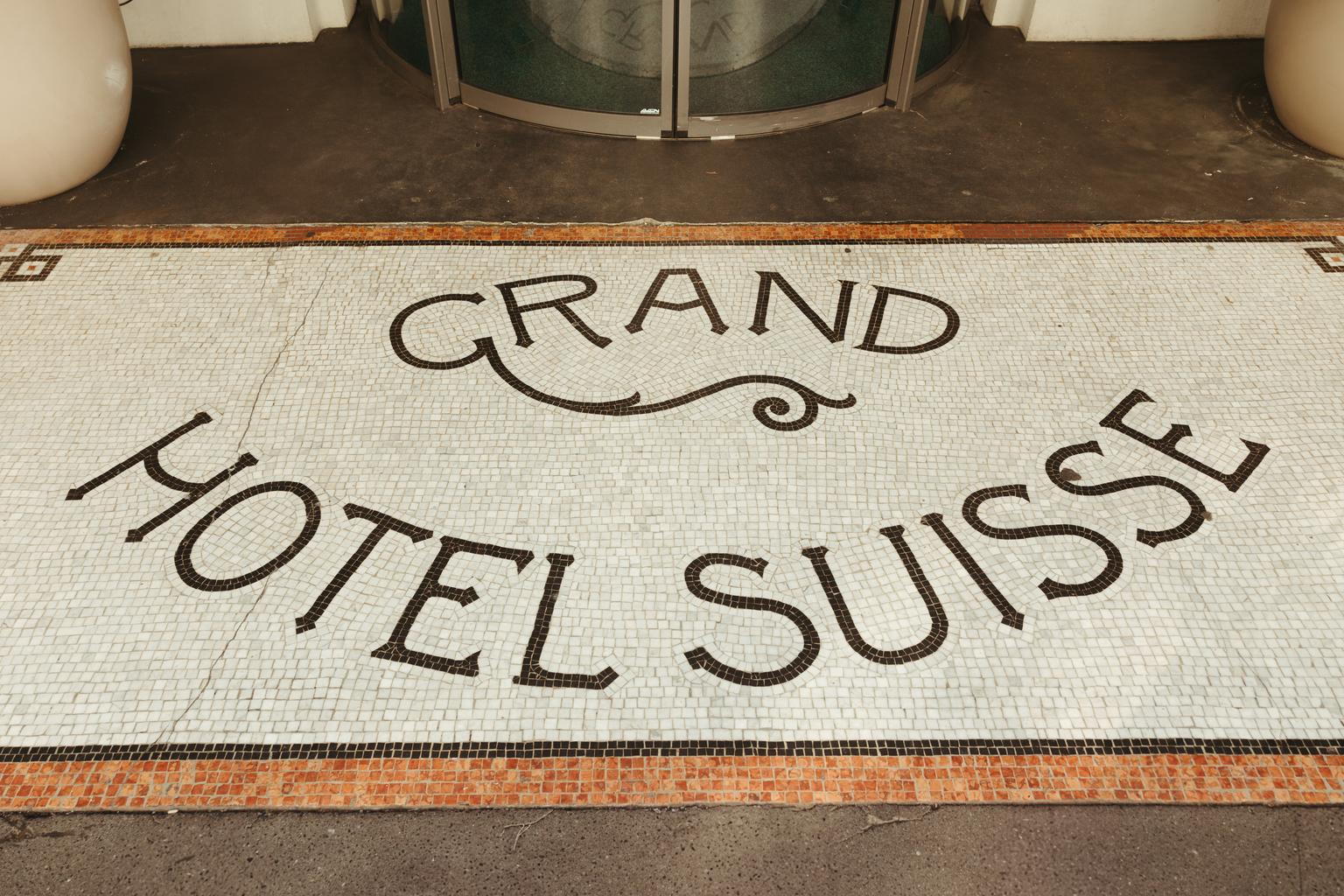 suisse maj - entrée