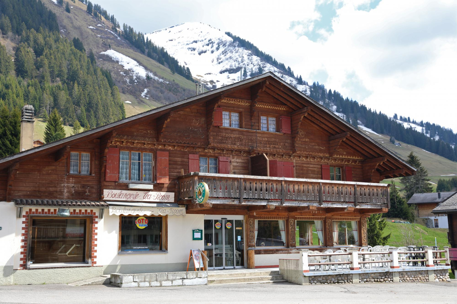 "Tea-room Soon" bakery