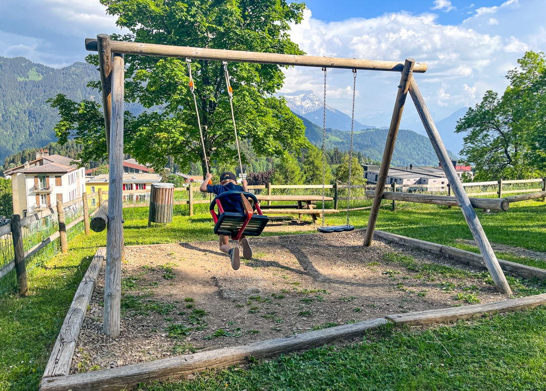Spielplatz "Centre" in Leysin