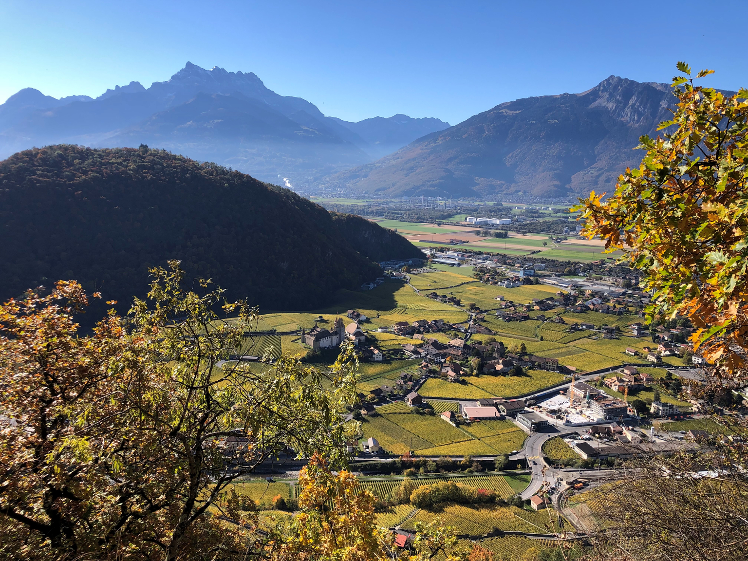 From Aigle to Leysin via Drapel