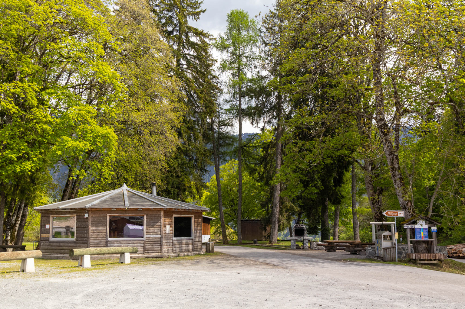 Place des Feuilles recreational area