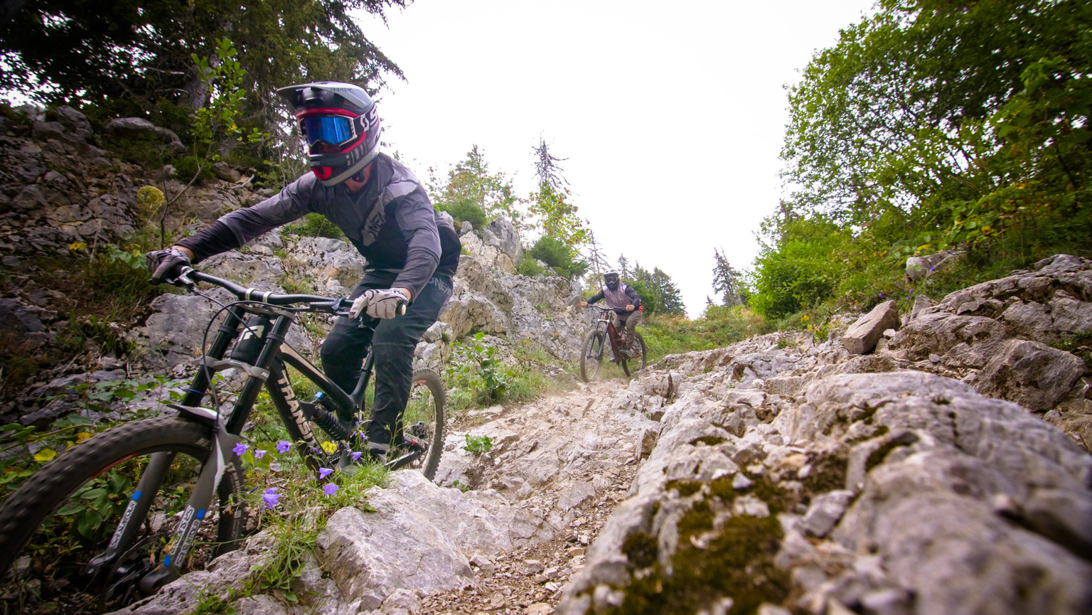 Downhill-MTB-Kurs: Fahrtechnik in Leysin