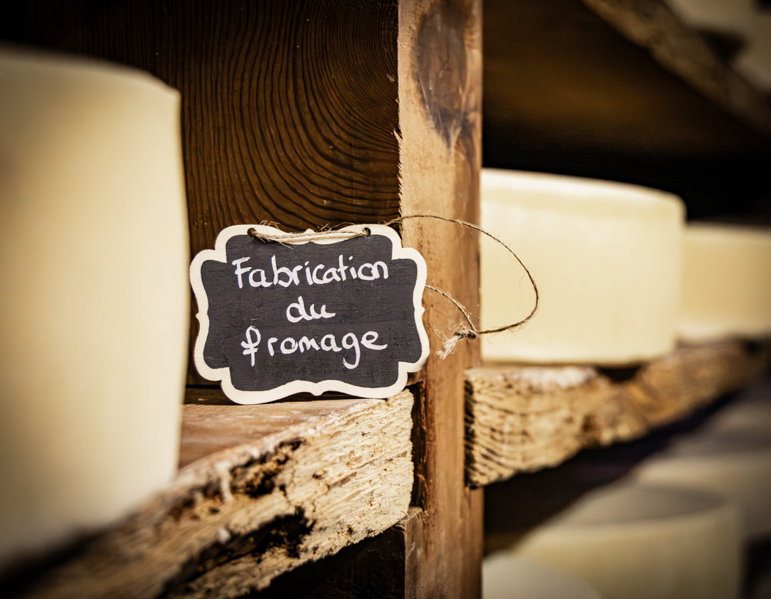 Fabrication de fromage au Temeley - Leysin Village Alpin du Goût