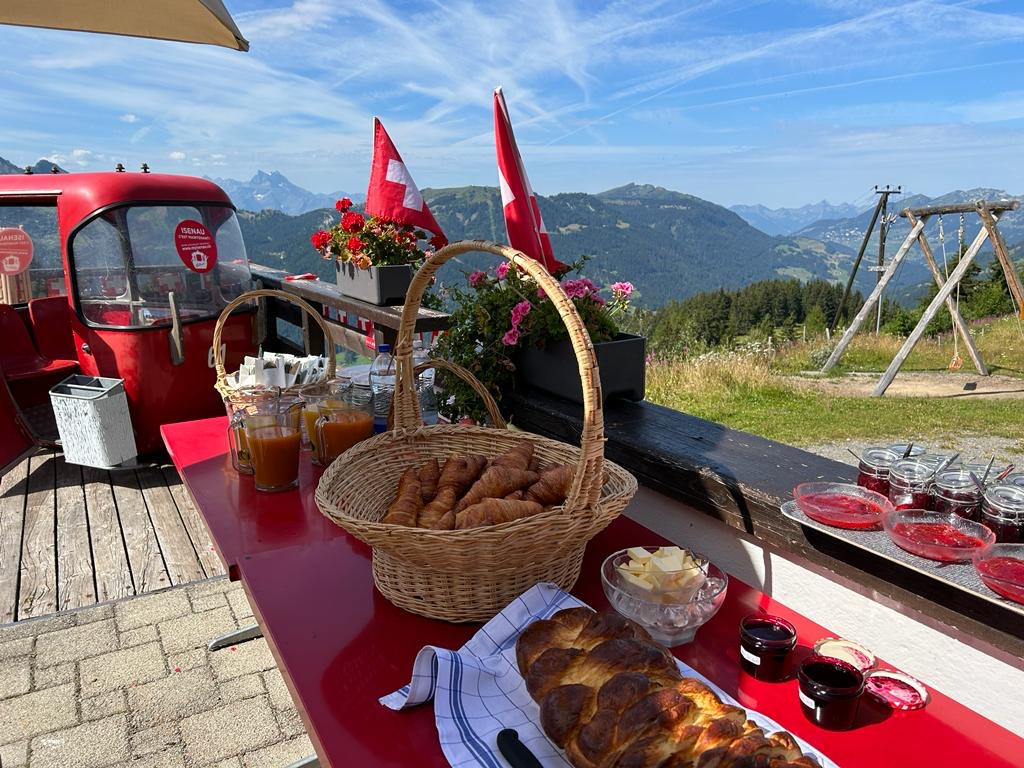Yoga & Brunch in Les Diablerets: eine Wohlfühl-Auszeit mit Coline