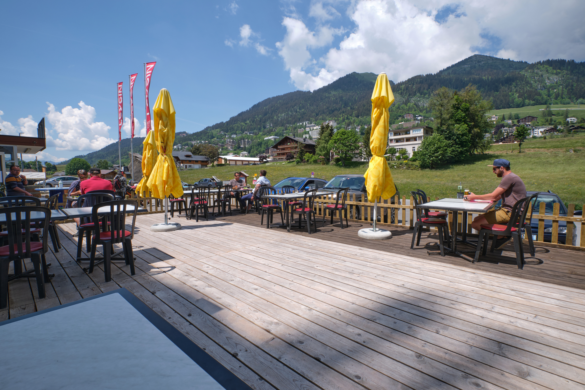 Restaurant de la Patinoire / terrasse - été - Leysin