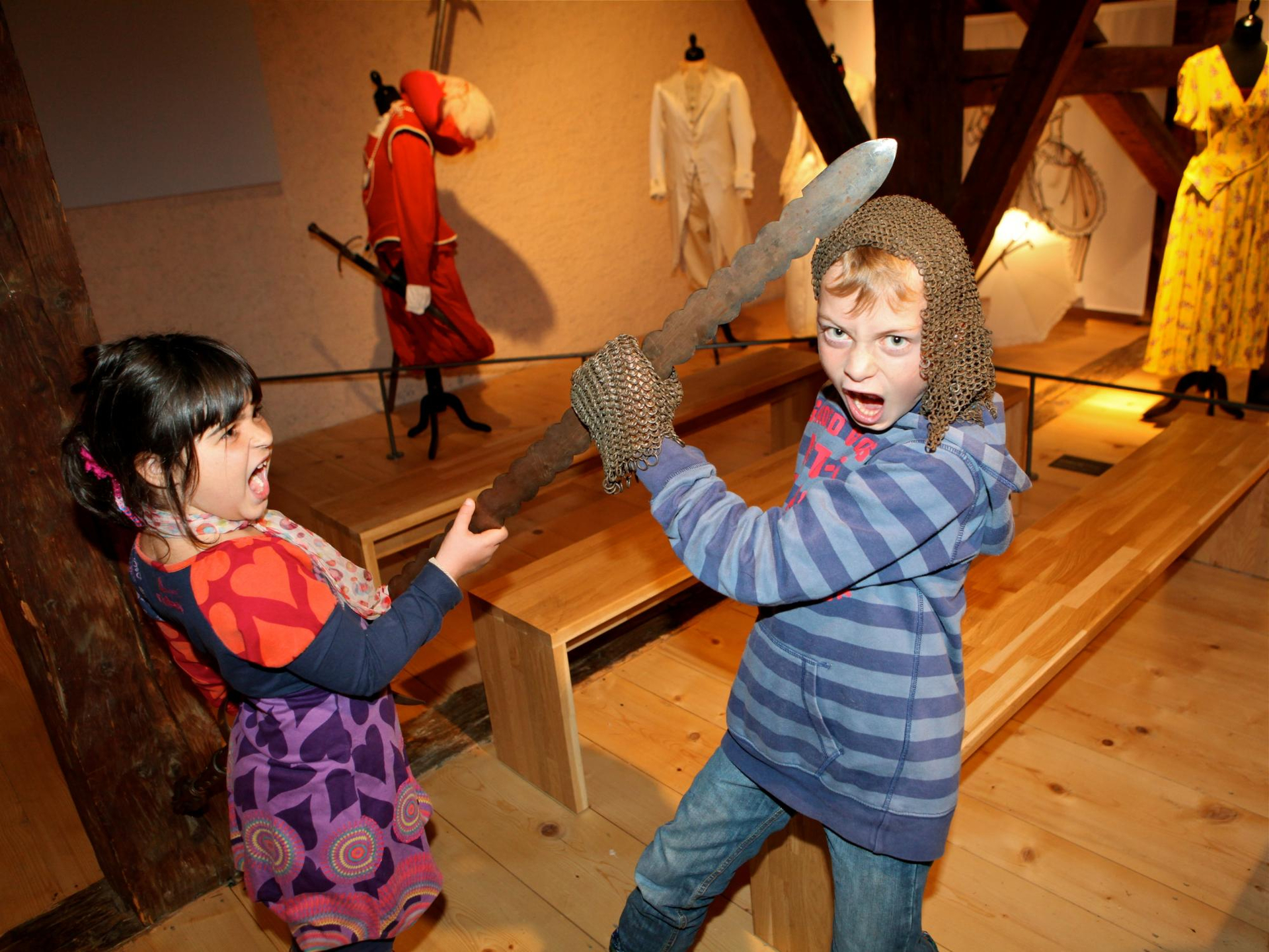 Children in disguise knight/princess - Aigle