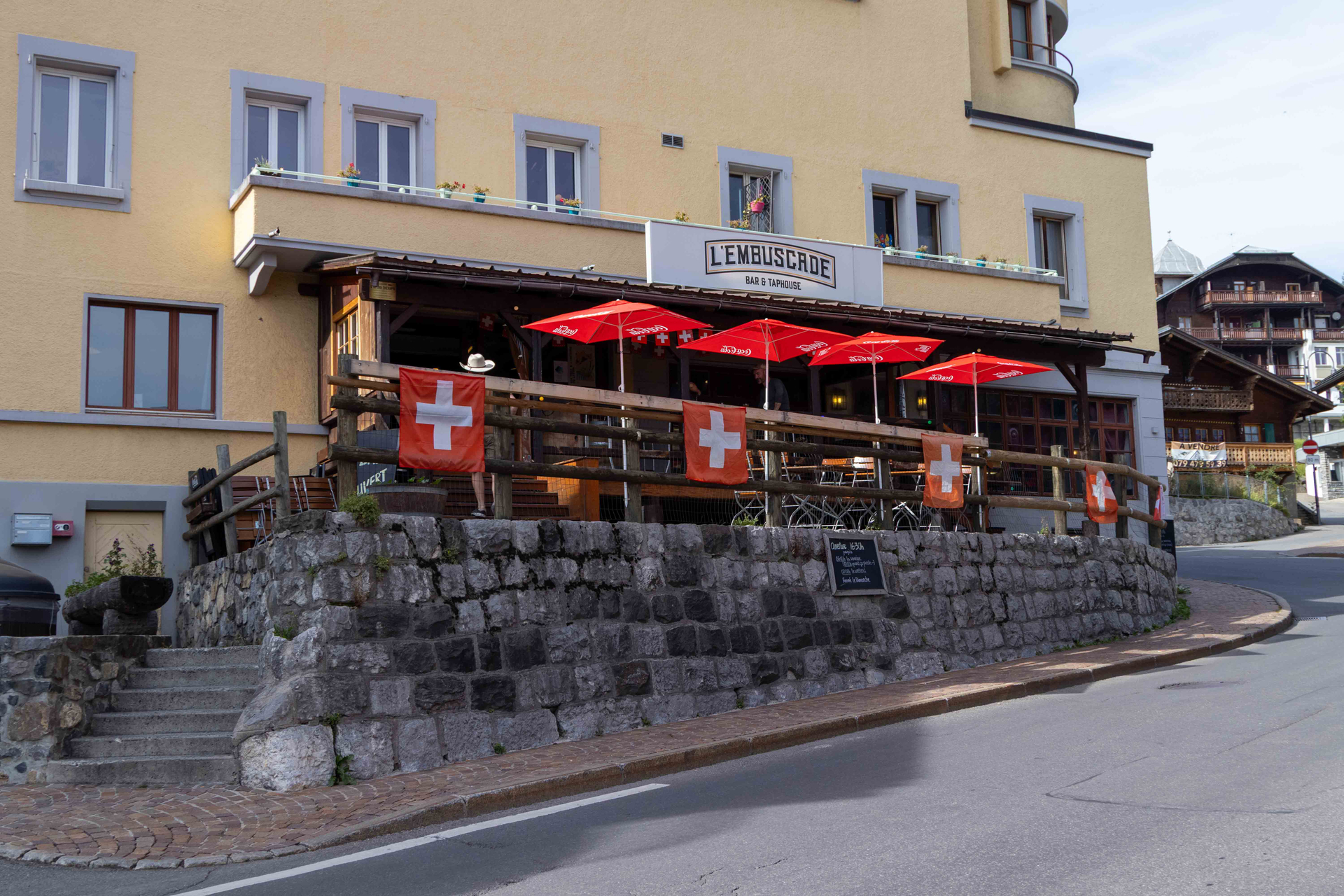 L'Embuscade - bar frontage - summer - Leysin