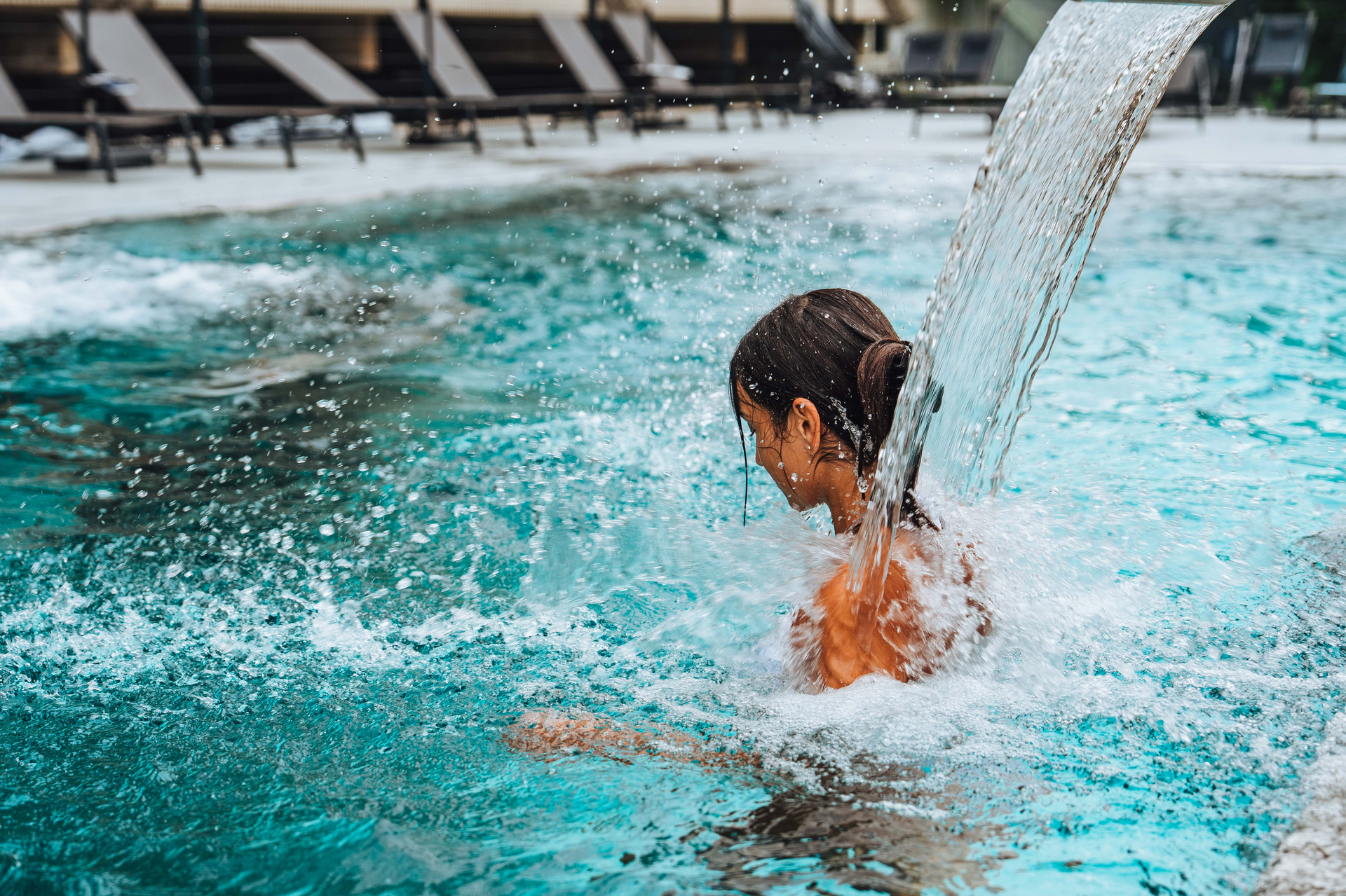 Hôtel Central Résidence & spa jet d'eau piscine extérieure