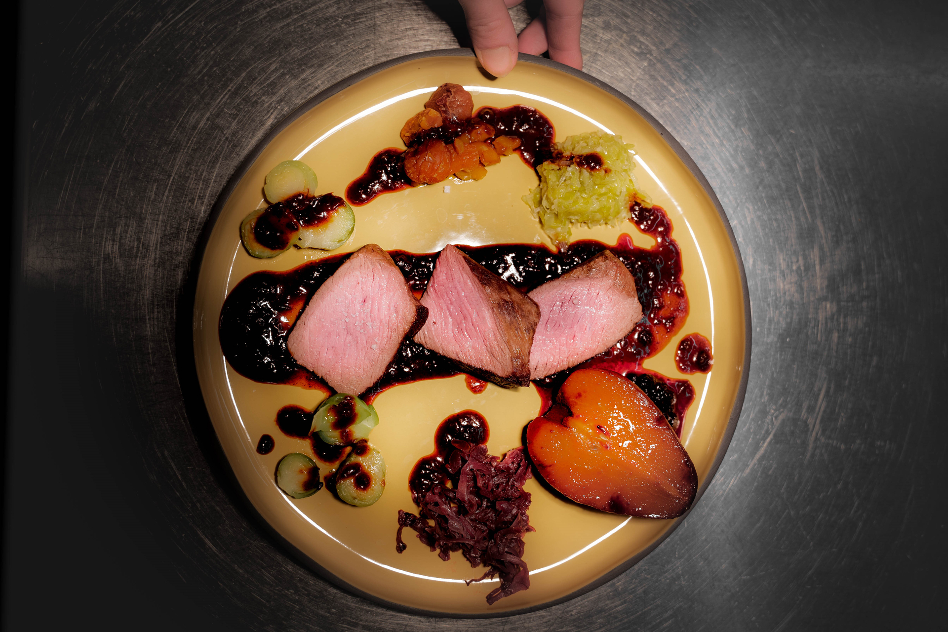Une assiette de chasse aux couleurs d'automne