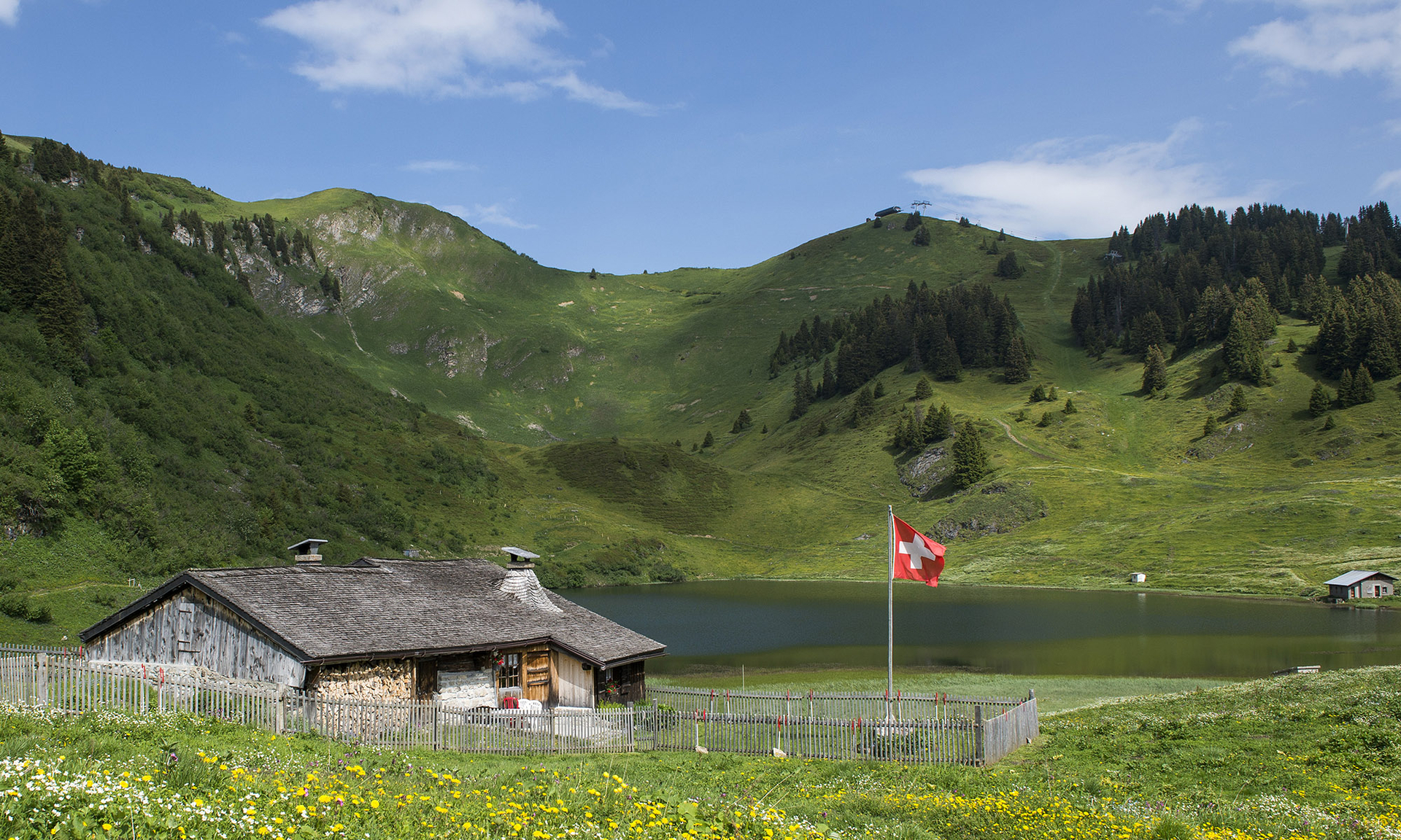 Chalet et lac - Bretaye - été - Anthony Anex