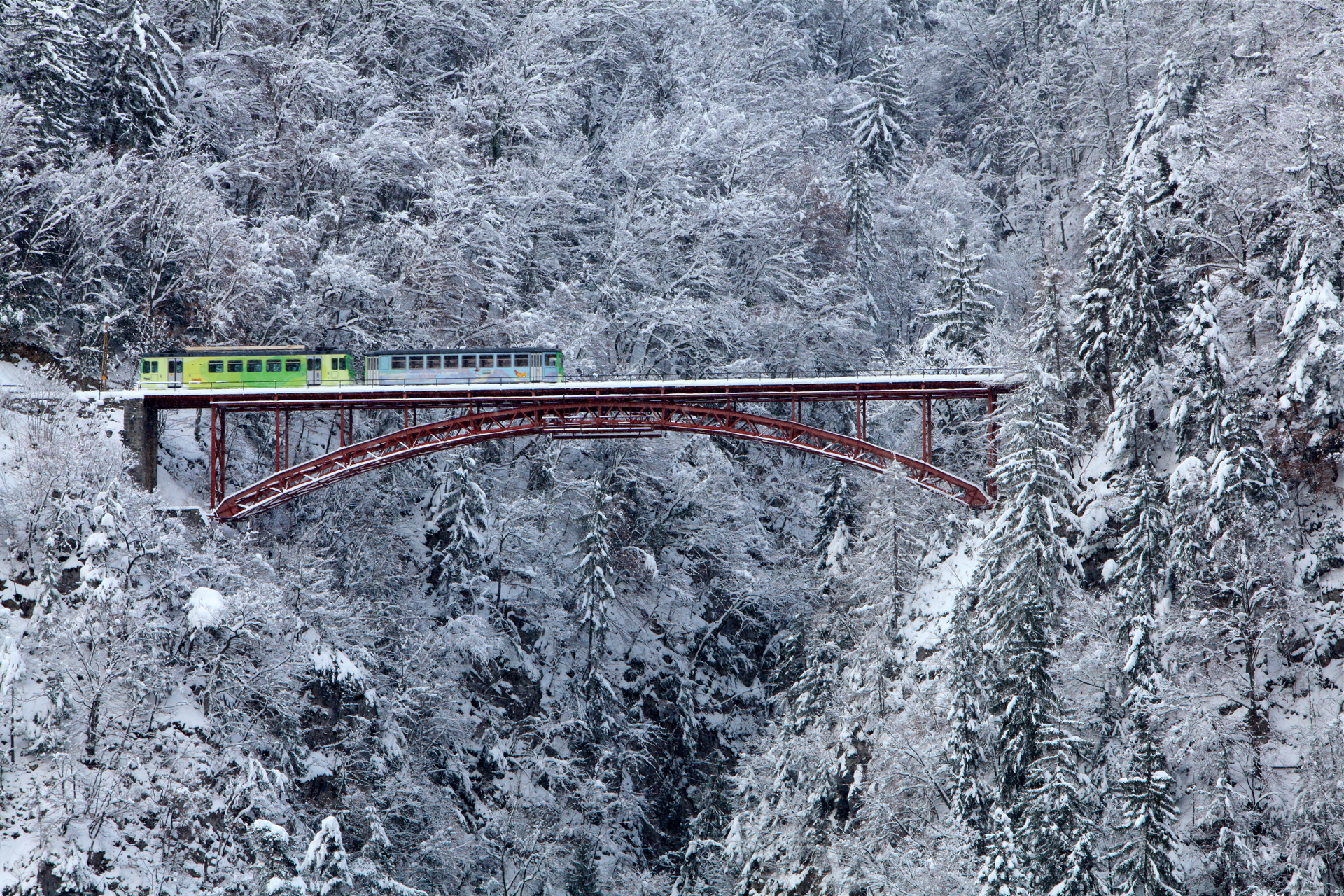Mit öffentlichen Verkehrsmitteln nach Col des Mosses