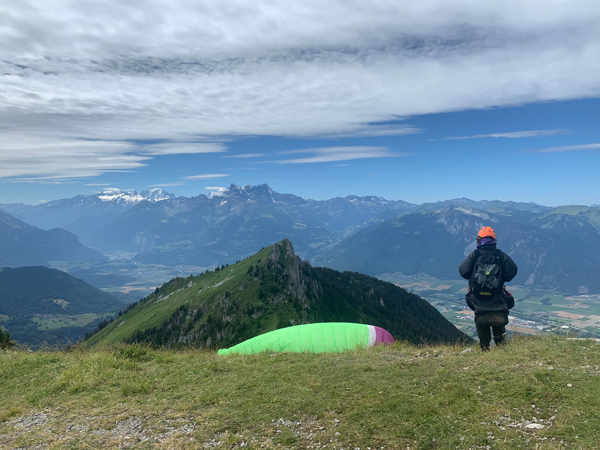 Prêt à prendre son envol, avec le Mont-Blanc en toile de fond