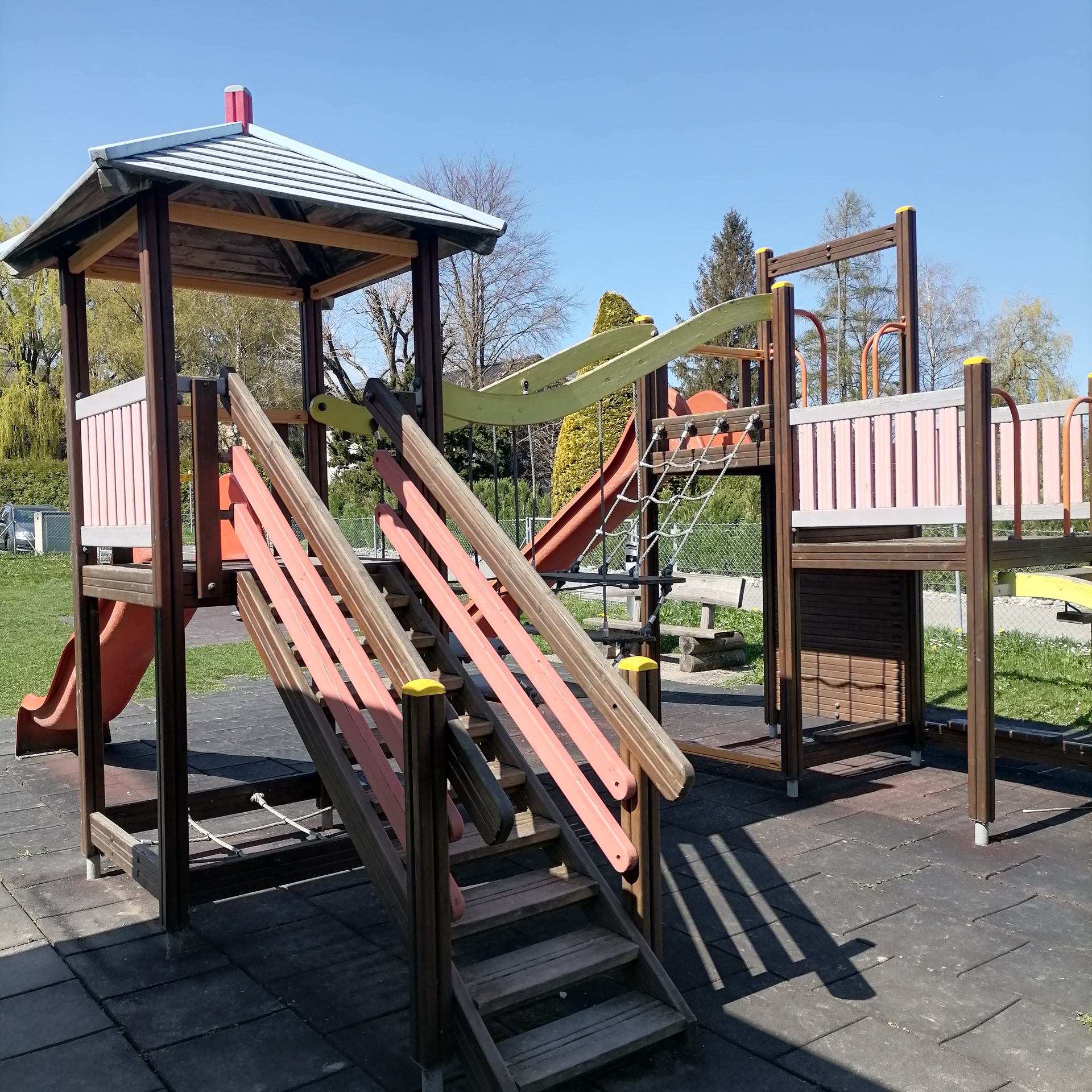 Aire de jeux Châtel toboggans