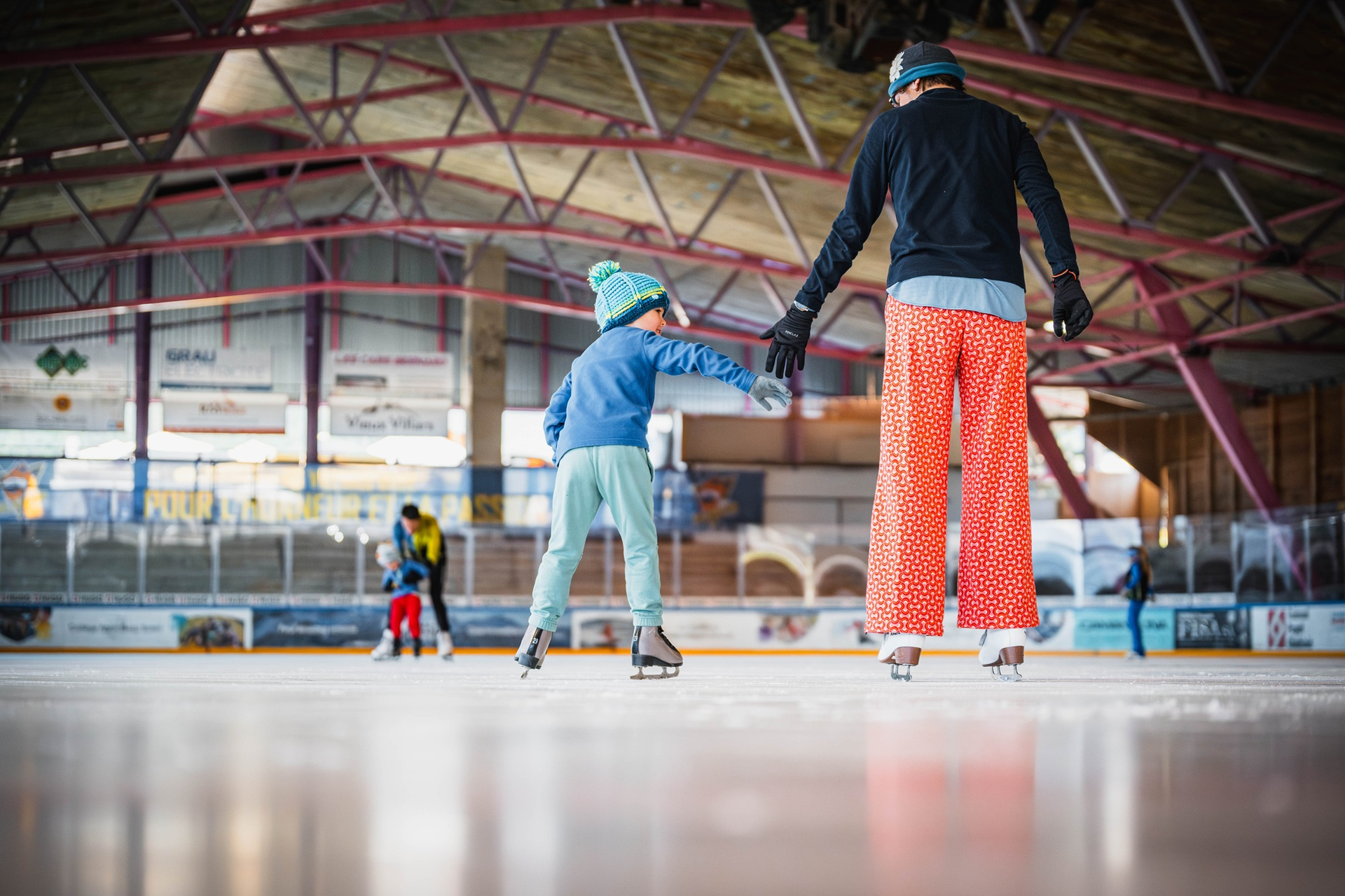 Pour un moment de complicité en famille sur la glace