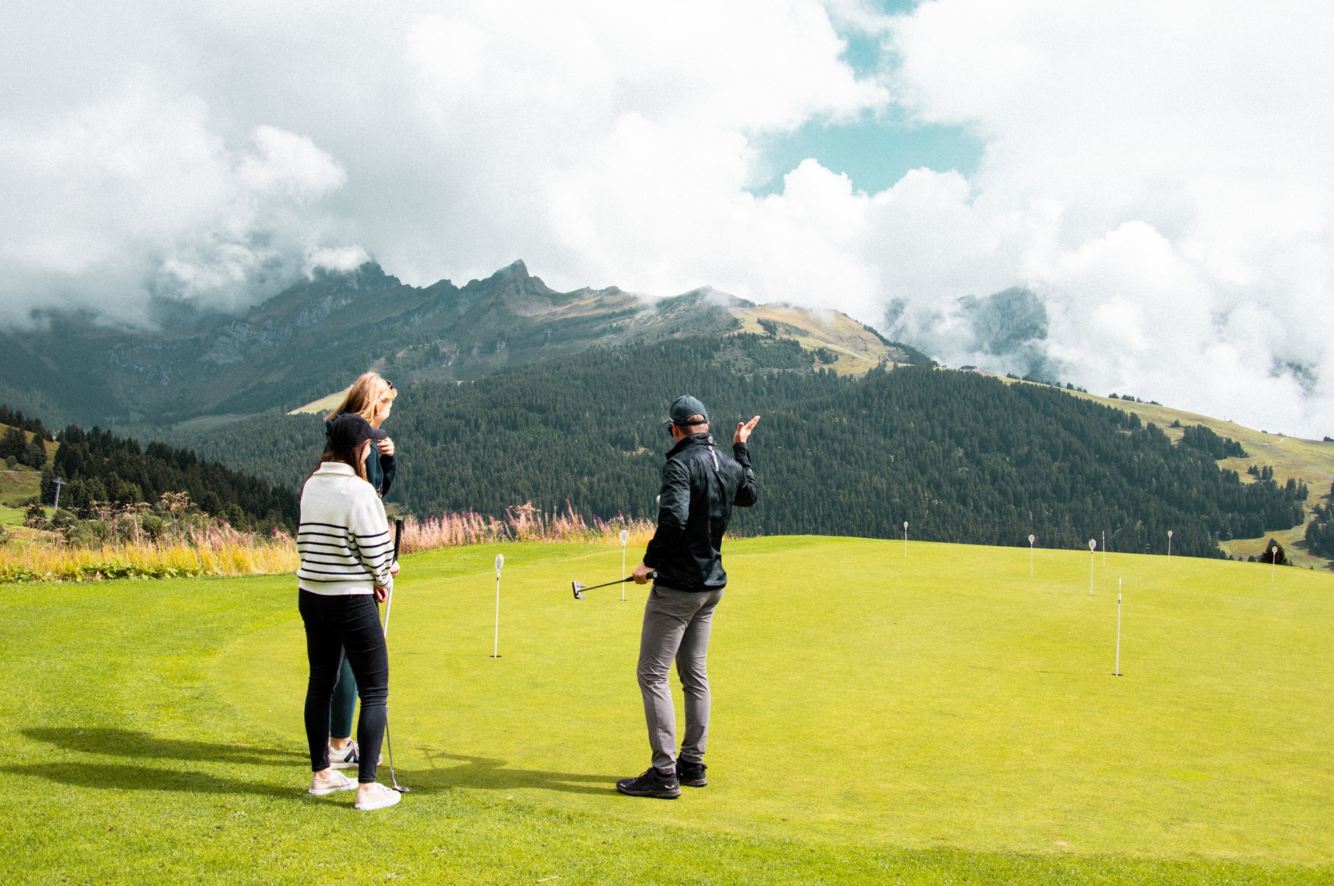 Auf dem Putting Green ist Konzentration gefragt.