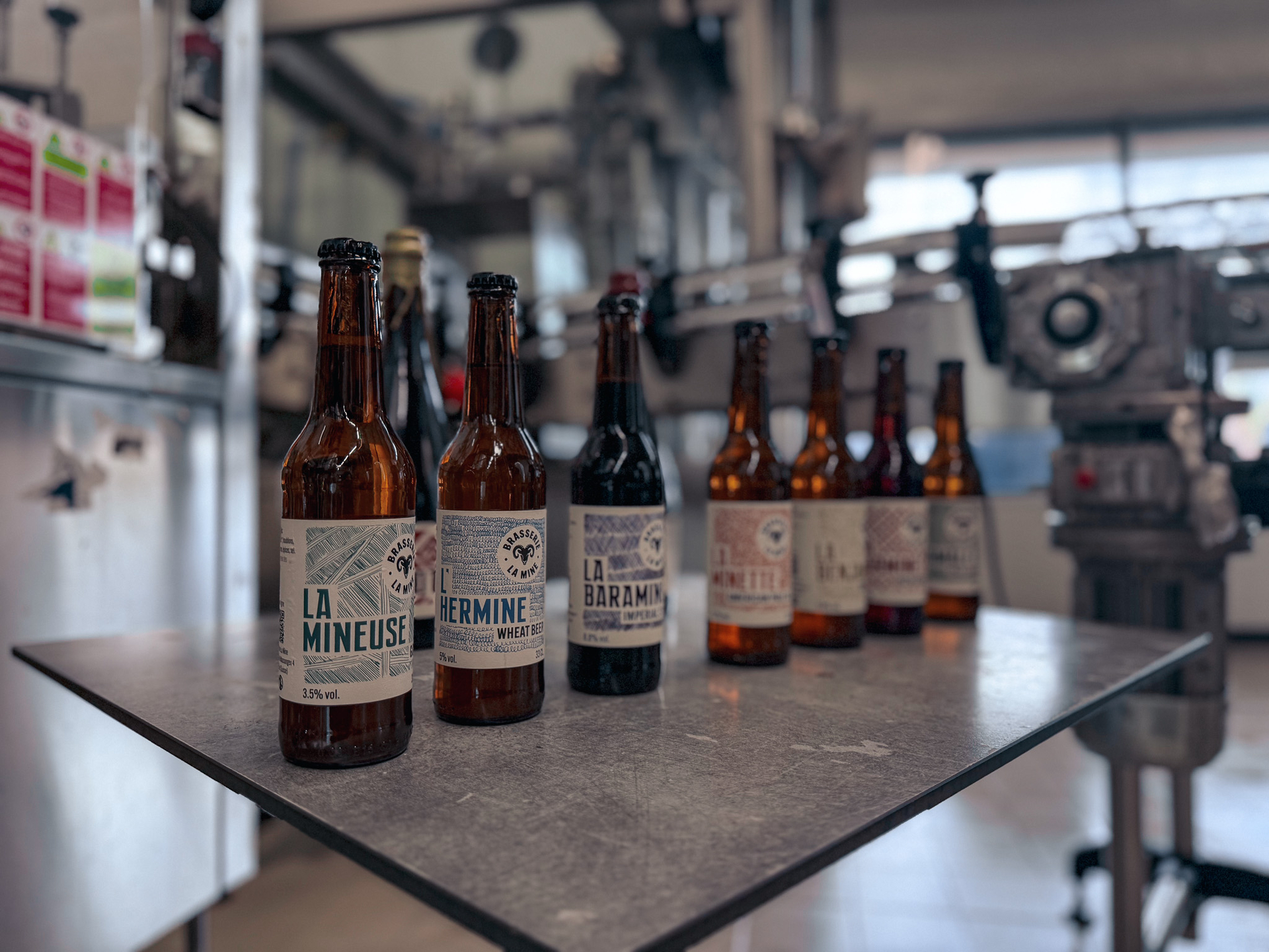 Die Brauerei produziert ihre eigenen lokalen und handwerklich hergestellten Biere mit einzigartigem Geschmack