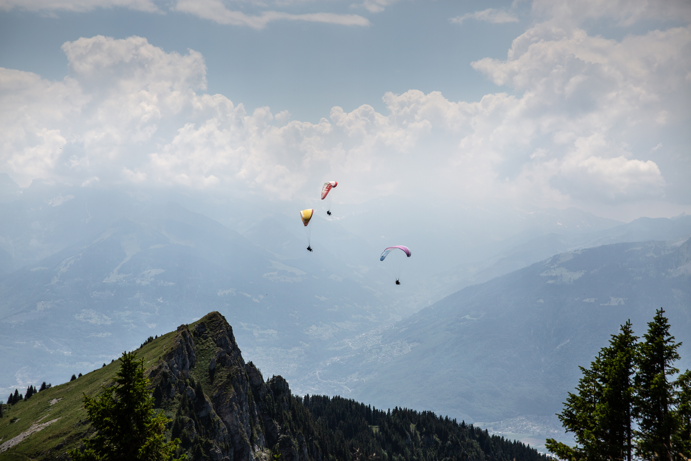 Parapente dans les Alpes Vaudoises