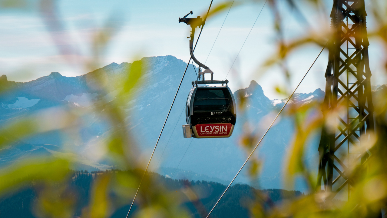 Télécabines avec Tours d'Aï et de Mayen - été - Leysin