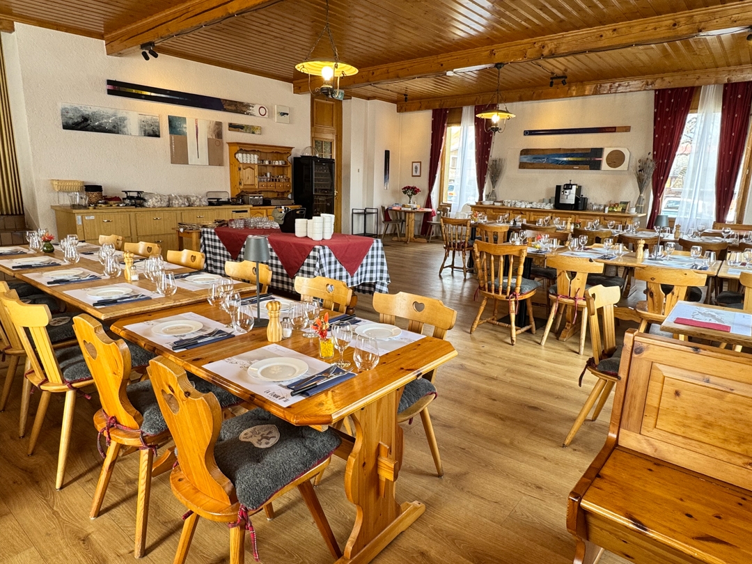 Restaurant La Tour d'Aï – Tisch – Leysin