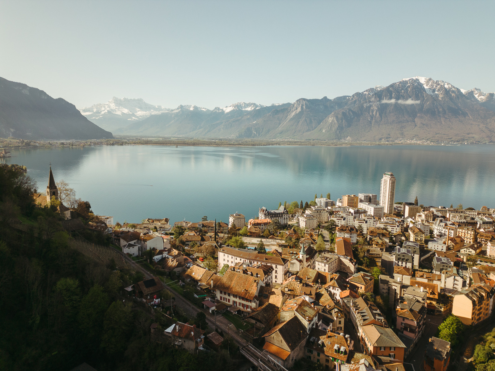 Fullscreen Header Image