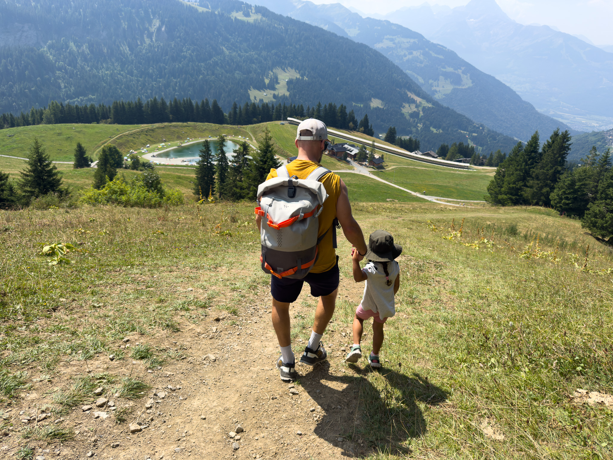 Family outing in Gryon : walking and swimming for a refreshing summer