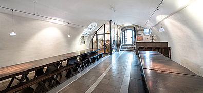Caveau Mafli vue vers dehors