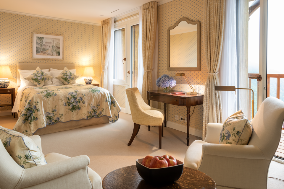 Bedroom_24_ClinicLesAlpes_PeterVitale_Reduced - Brittany Hunt