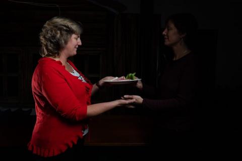 Repas dans le noir – Travers