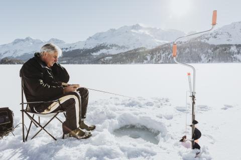 Pêche sur glace au lac de Sils