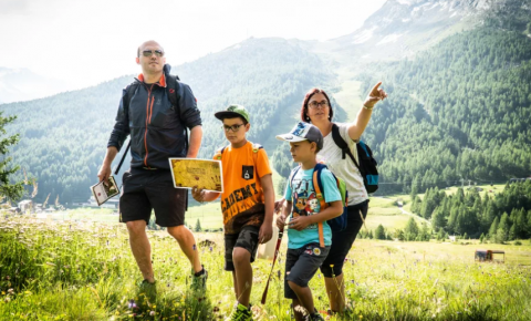 Chasse au trésor des animaux dans la vallée de Saas