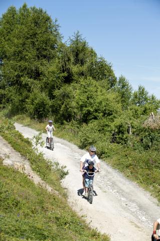 Trotinettes tout-terrain à Thyon (VS)