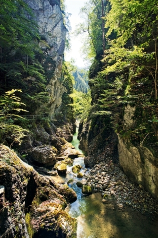 L’aventure, de tunnel en passerelles