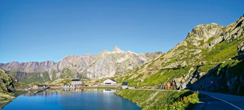 Lacs de Fenêtre et cols du Grand-St-Bernard