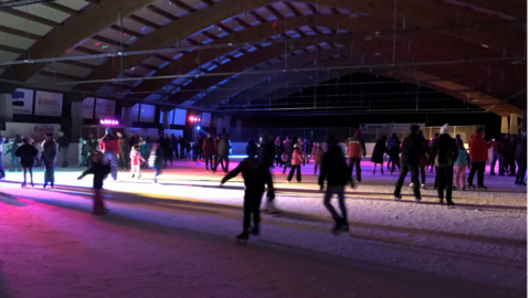 Disco sur glace à la patinoire des Paccots (FR)