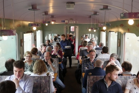 Le Festin prend le train – Neuchâtel