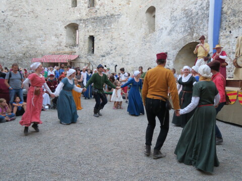 Grand marché médiéval au Château de Grandson (VD)