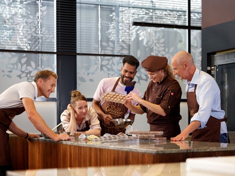 Ateliers de création de chocolat à la Maison Cailler