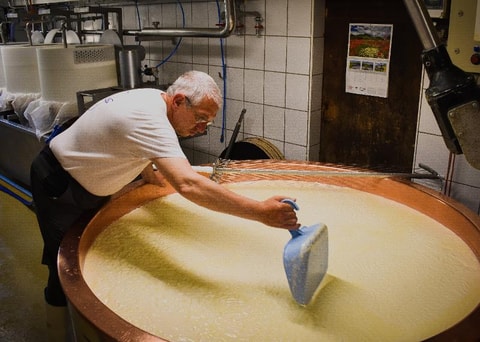 Les secrets de la fabrication de fromage d'alpage à la Poyettaz