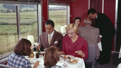 Fête des Mères dans le Trans Europ Express