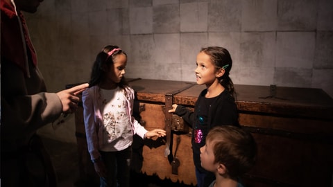 Le grand coffre aux histoires : Visite guidée pour les tout-petits au Château de Chillon