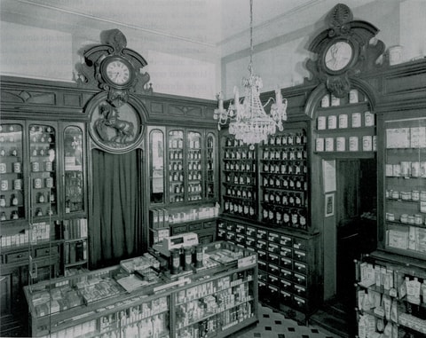 Visite de la pharmacie St-Bernard, à Moudon