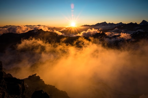Lever du soleil au Mont-Fort (VS)