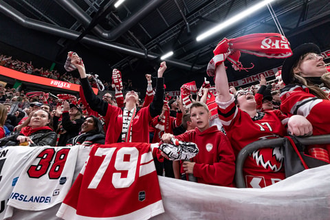 Vivez les frissons de la Champions Hockey League à la Vaudoise aréna !